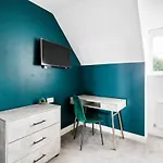 Sleek Stylish House 2 Parking - Hot Tub Апартаменти Бристоль