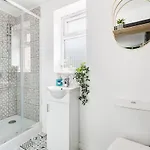 Sleek Stylish House 2 Parking - Hot Tub Бристоль