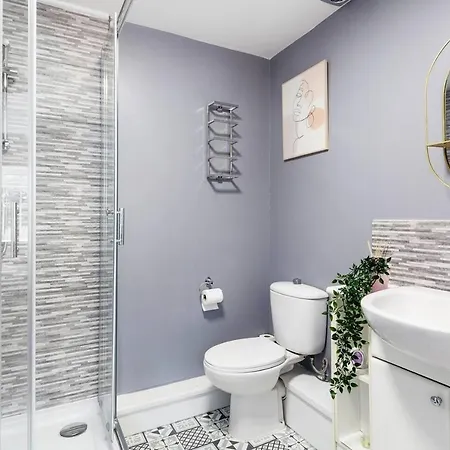 Appartement Sleek Stylish House 2 Parking - Hot Tub Bristol