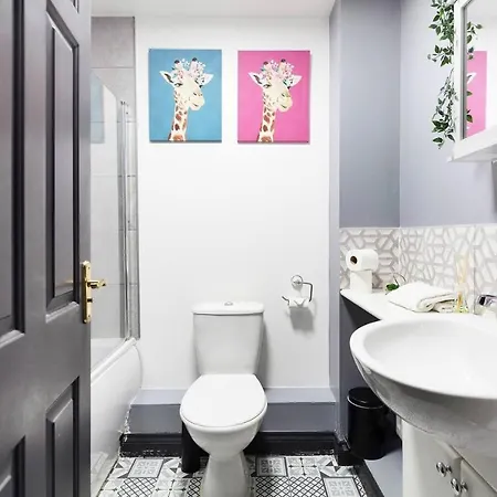 Sleek Stylish House 2 Parking - Hot Tub