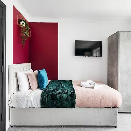 Sleek Stylish House 2 Parking - Hot Tub *