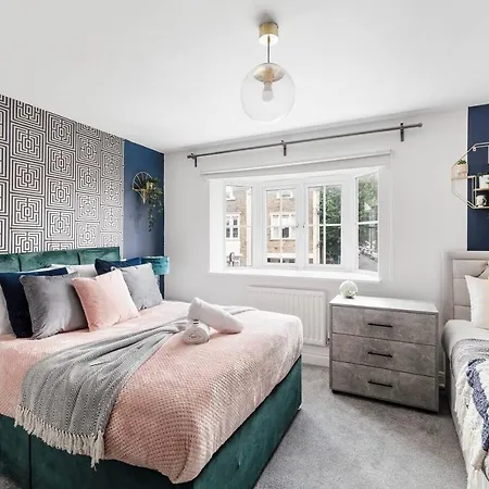 Sleek Stylish House 2 Parking - Hot Tub Appartement *