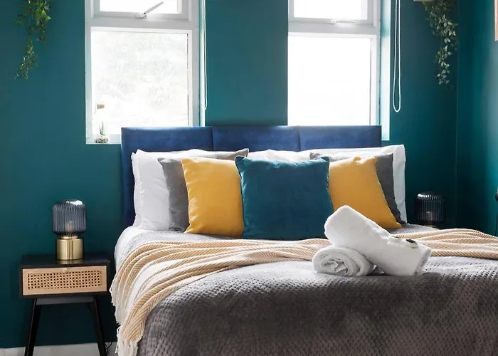 Apartment Sleek Stylish House 2 Parking - Hot Tub