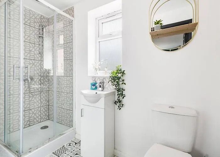 Sleek Stylish House 2 Parking - Hot Tub Bristol