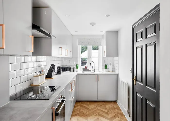 Apartman Sleek Stylish House 2 Parking - Hot Tub *