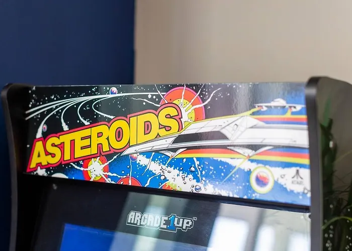 Apartman Sleek Stylish House 2 Parking - Hot Tub Bristol