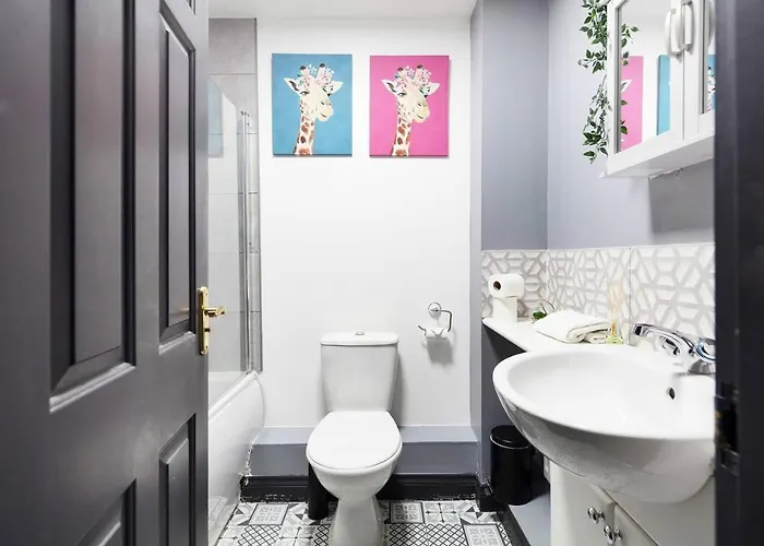 Sleek Stylish House 2 Parking - Hot Tub