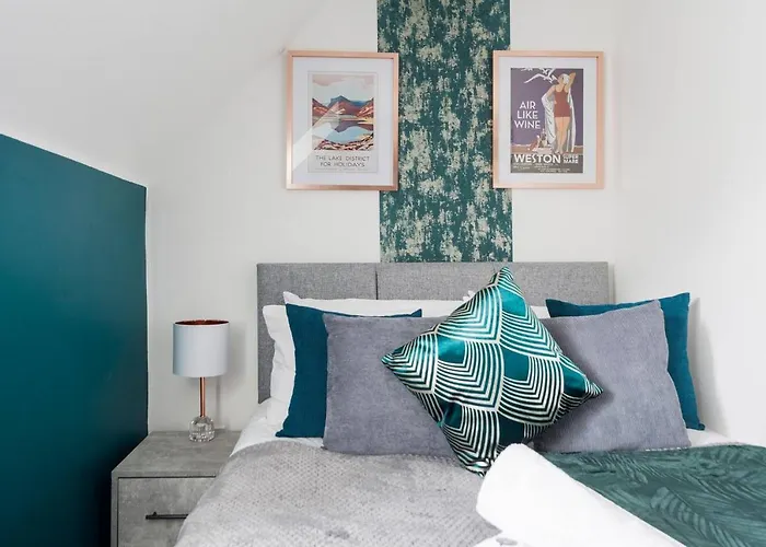 Sleek Stylish House 2 Parking - Hot Tub *