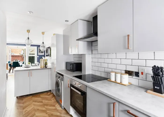 Apartment Sleek Stylish House 2 Parking - Hot Tub