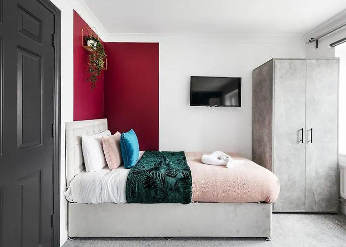 Sleek Stylish House 2 Parking - Hot Tub *