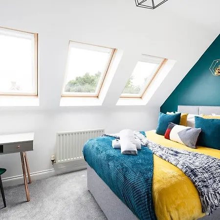 Apartman Sleek Stylish House 2 Parking - Hot Tub *