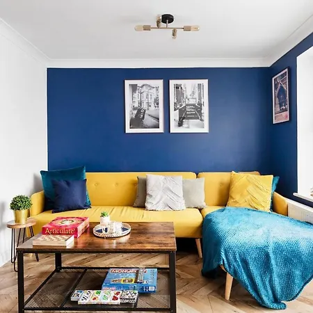 Apartman Sleek Stylish House 2 Parking - Hot Tub