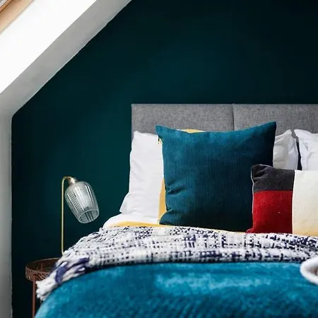 Apartman Sleek Stylish House 2 Parking - Hot Tub *