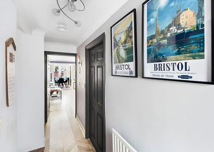 Apartament Sleek Stylish House 2 Parking - Hot Tub Bristol