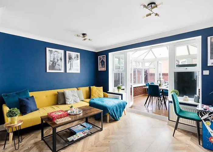 Sleek Stylish House 2 Parking - Hot Tub Apartament