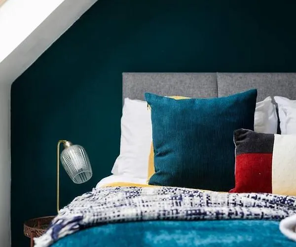 Apartament Sleek Stylish House 2 Parking - Hot Tub *