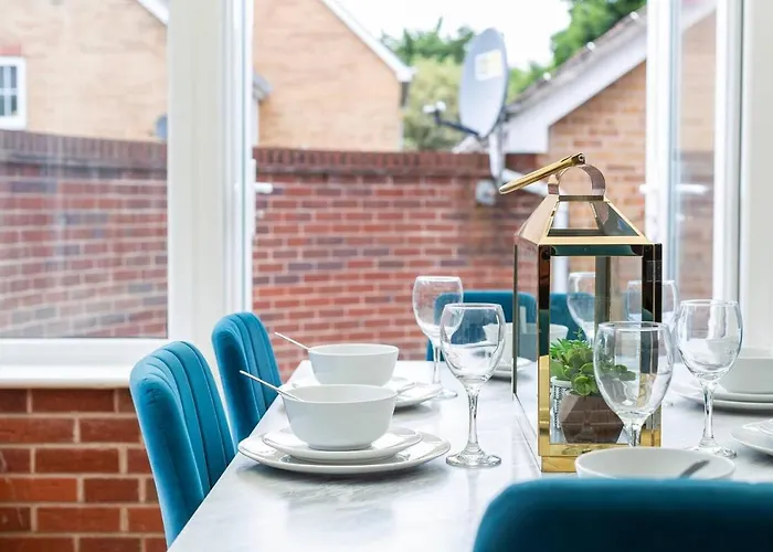 Apartament Sleek Stylish House 2 Parking - Hot Tub *